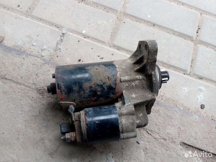 Стартер Volkswagen Golf 4