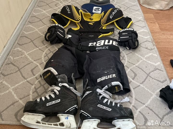 Форма хоккейная, грудь, шорты, коньки, краги