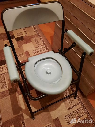 Санитарный стул с оснащением