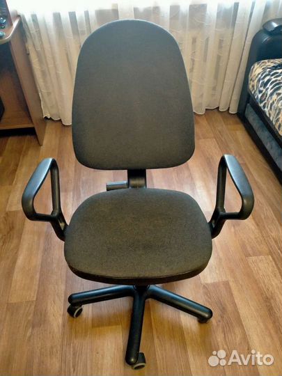 Компьютерное кресло