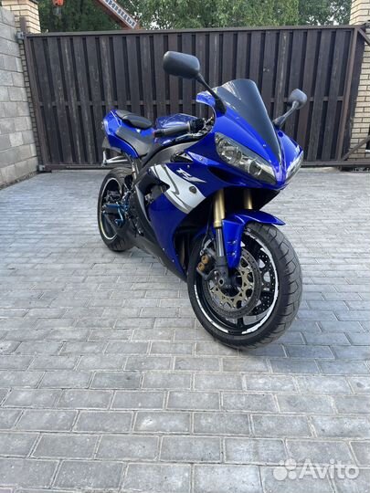 Yamaha r1