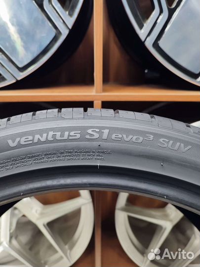 Hankook Ventus S1 Evo3 SUV K127A 285/35 R22 и 315/30 R22 107Y