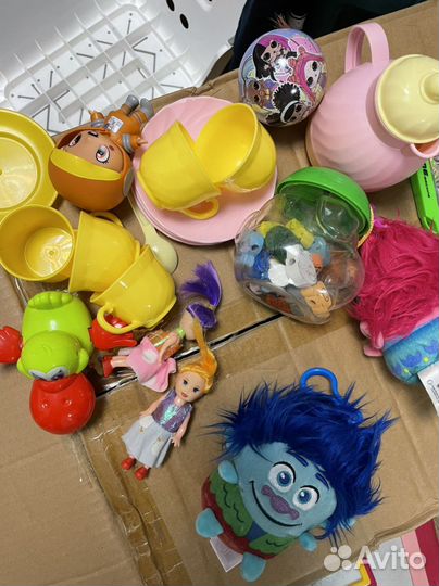 Коробка игрушек для девочек. Bratz,посуда,доктор
