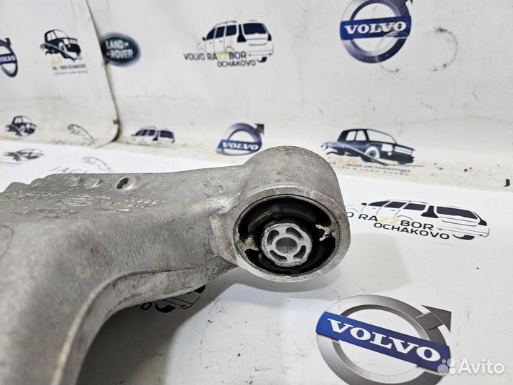 Рычаг задний правый нижний Jaguar XE X760