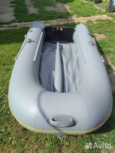 Лодка с мотором