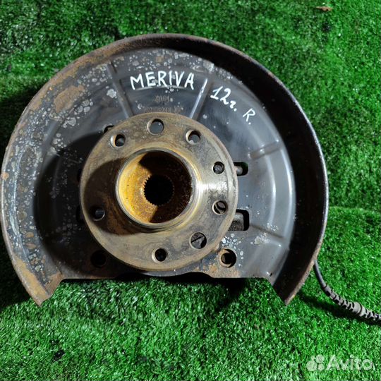 Правый поворотный кулак Opel Meriva B 2012