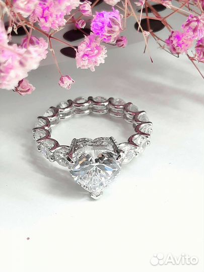 Серебряное кольцо Сердце