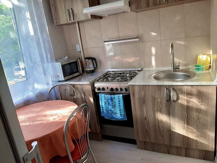 2-к. квартира, 49 м², 2/4 эт.