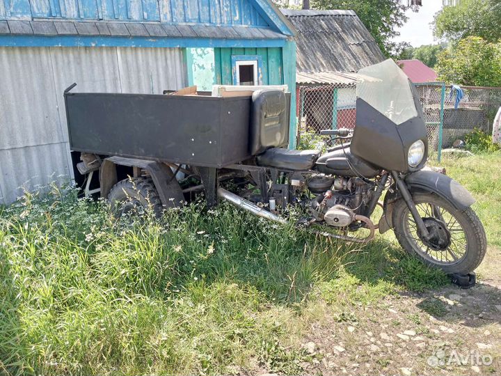 Трехколесный мотоцикл