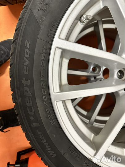 Диски BMW r17 с резиной hankook winter icept evo 2