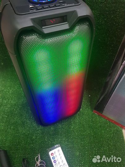 Новая Блютуз Колонка + Микрофон + Пульт