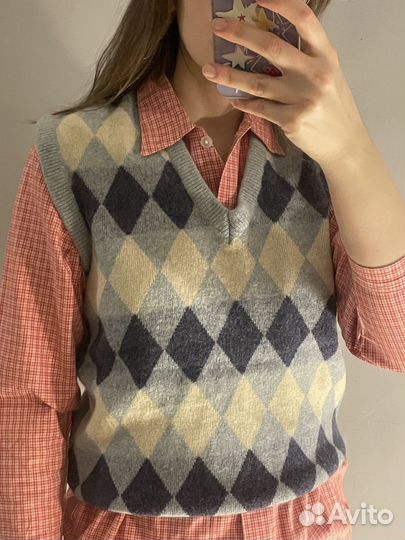 Жилетка вязаная