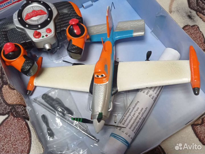 Радиоуправляемый самолет