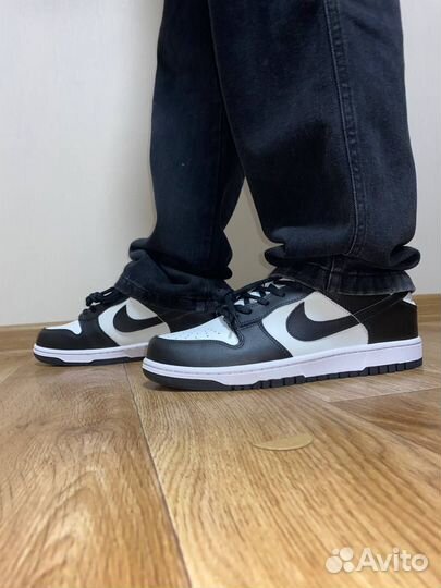Пришли Nike Dunk Low 'Black White'