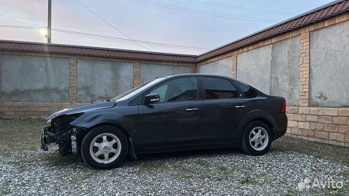 Ford Focus 2.0 МТ, 2009, битый, 190 000 км