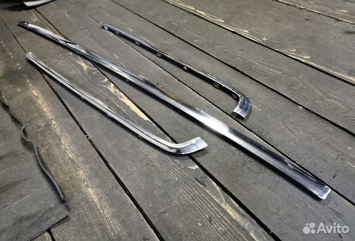 Хром молдинг заднего бампера Mercedes W124