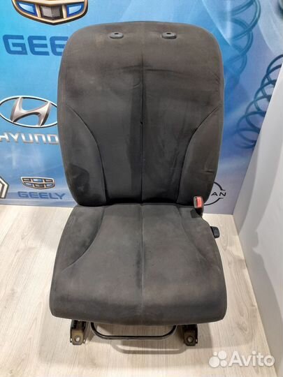 Сиденье кресло переднее Nissan tiida Лев, Прав