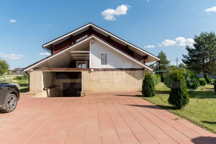 Дом 301 м² на участке 23 сот.