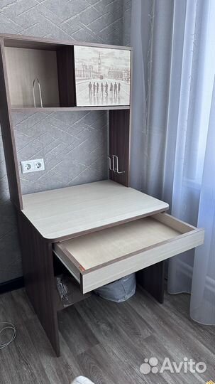 Письменный стол