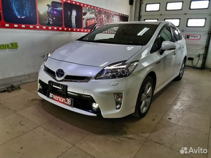 Toyota Prius Установка билед птф