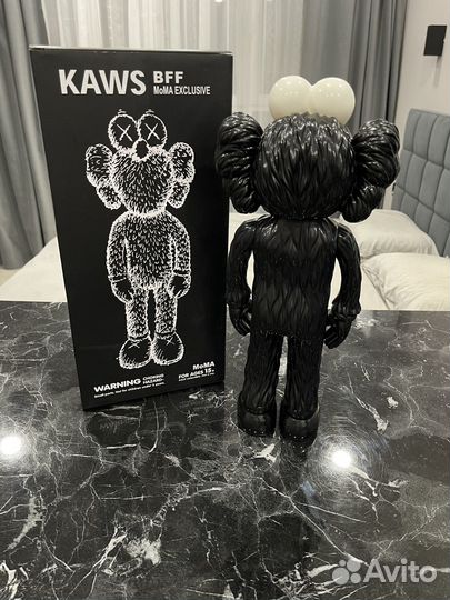 Коллекционная игрушка kaws