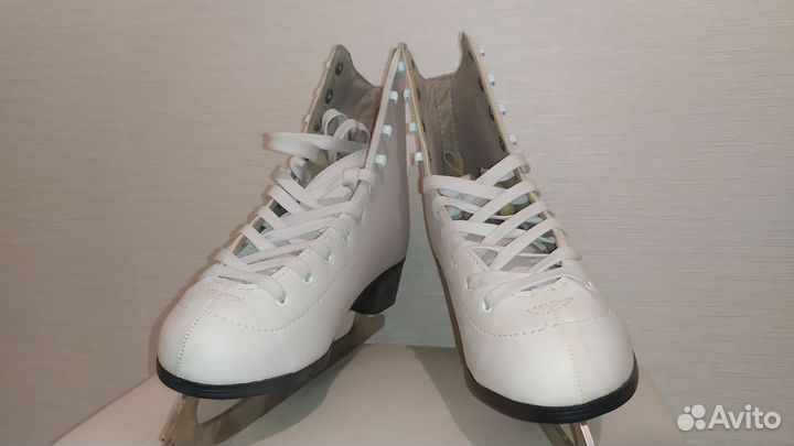 Коньки фигурные женские 41 размер
