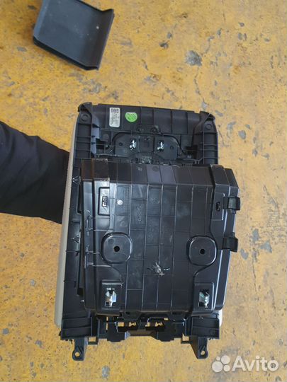 Подлокотник Bmw x5 G05