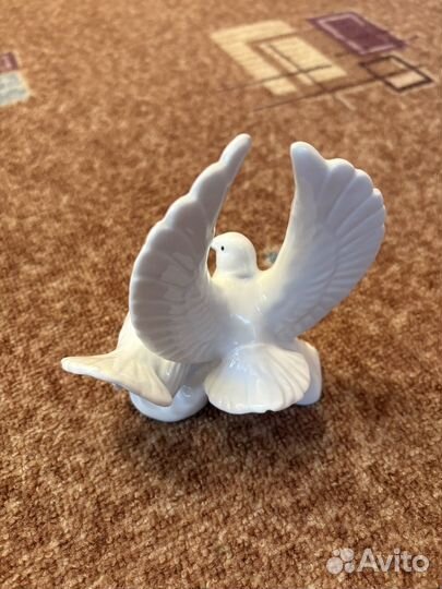 Статуэтка птицы