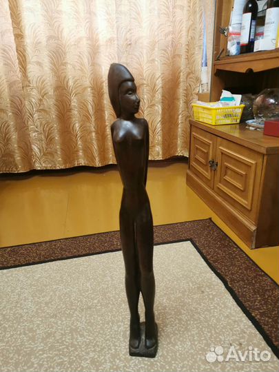 Продам статуэтку 