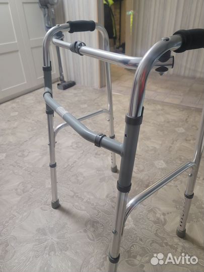 Ходунки для инвалидов