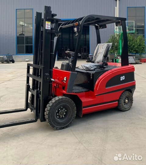 Электрический вилочный погрузчик