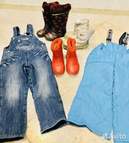 Два огромных пакета одежды 98