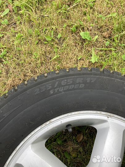 Michelin X-Ice North 235/65 R17