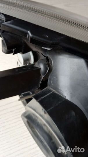 Фара гранта левая