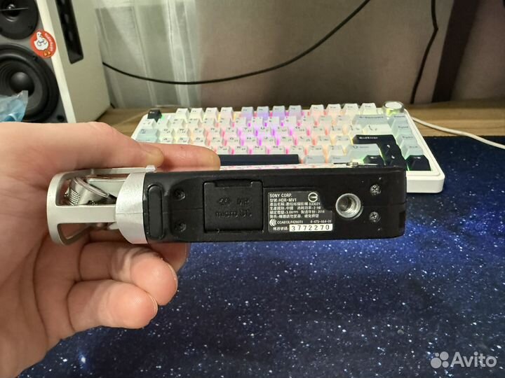 Видеокамера Sony HDR-MV1