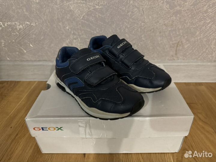 Кроссовки geox 35