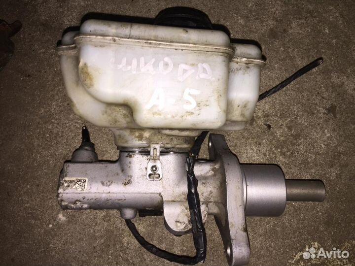 Главный тормозной цилиндр Шкода Октавия А5