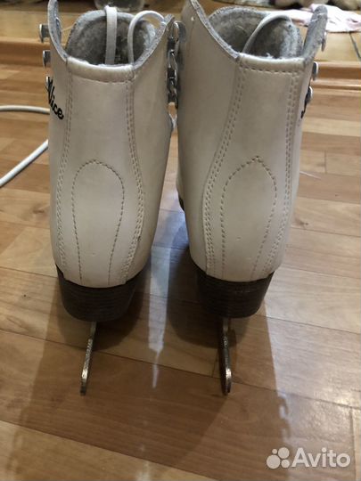 Коньки фигурные