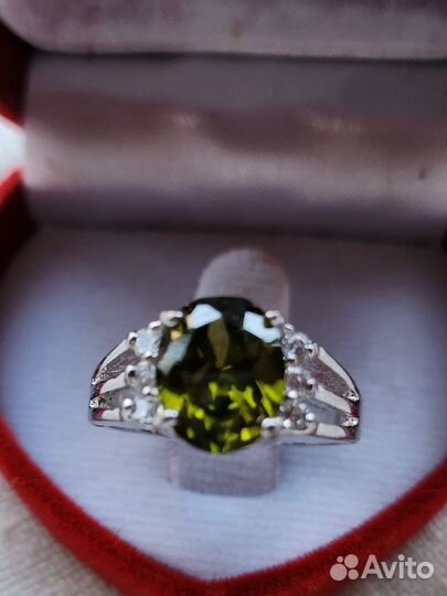 Кольцо с перидотом