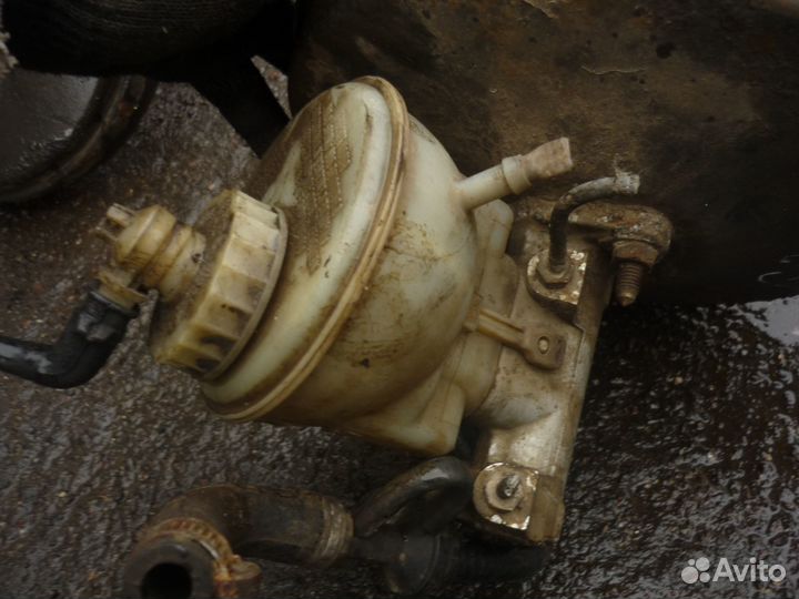 Вакуумный усилитель тормозов Фольцваген Гольф 3