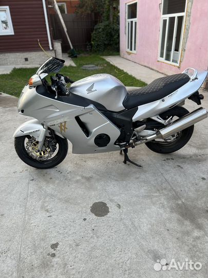 Honda cbr 1100