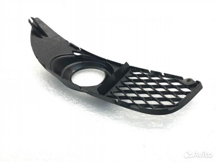 Накладка противотуманной фары левая Mitsubishi