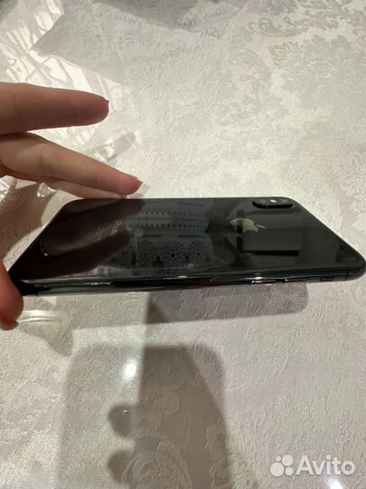 Телефон iPhone 10