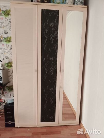 Шкаф