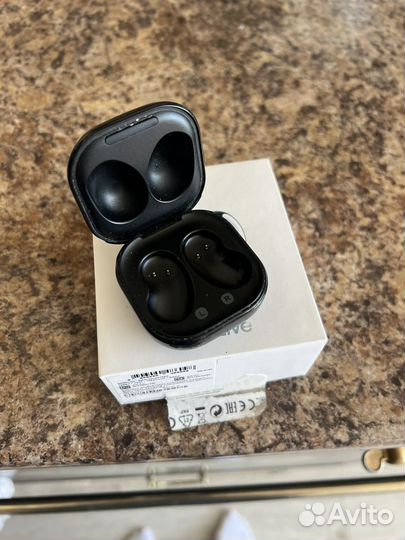 Беспроводные наушники samsung buds live