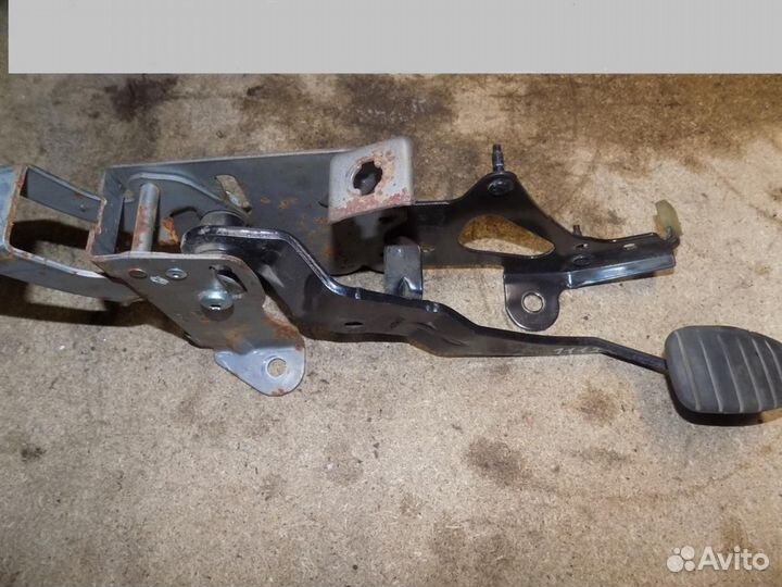 Педаль тормоза Megane II 2002-2009