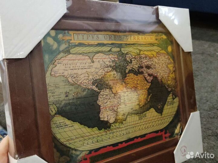 Ключница настенная Карта мира