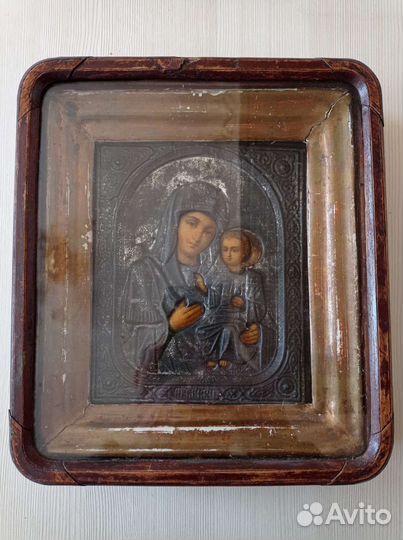Старинная икона Иверская божья матерь в киоте