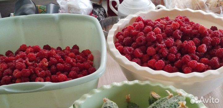 Домашнее варенье тутовник, малина, роза, ч.смород