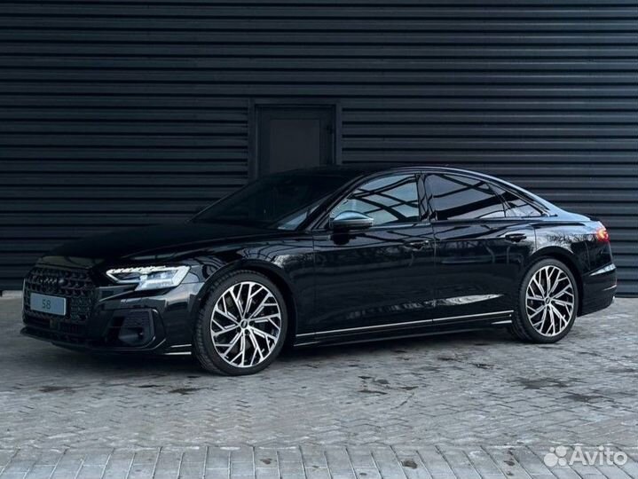 Audi S8 4.0 AT, 2023